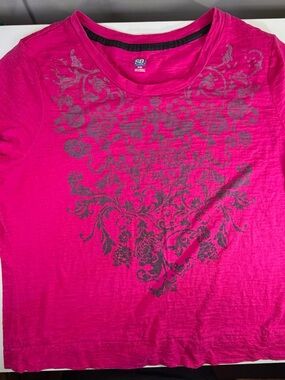 SB Active Fuchsia Short Sleeve Tee with Gray Floral Scroll